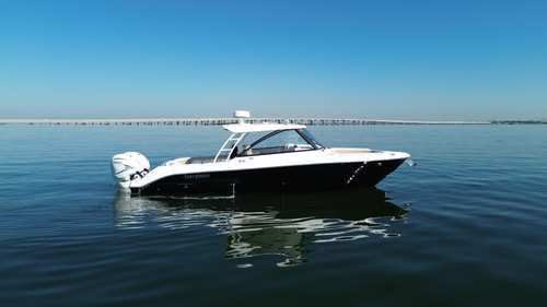 2019 Everglades 340 DC