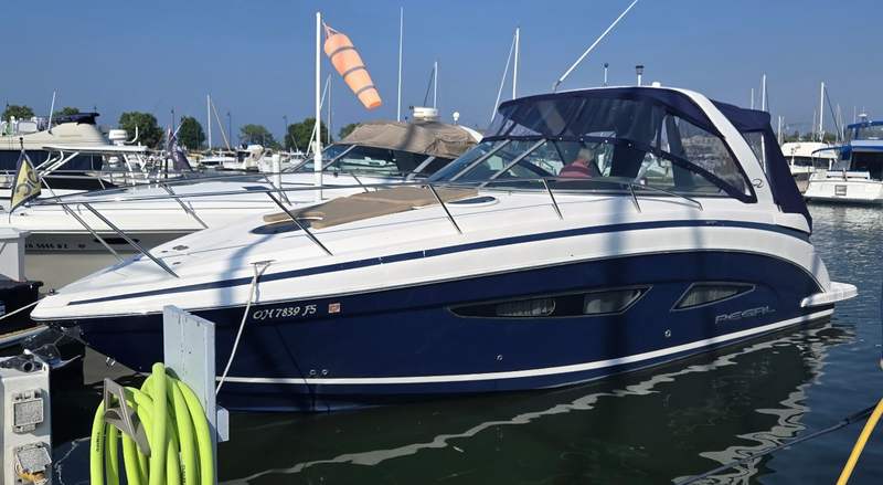 2015 Regal 32 Express