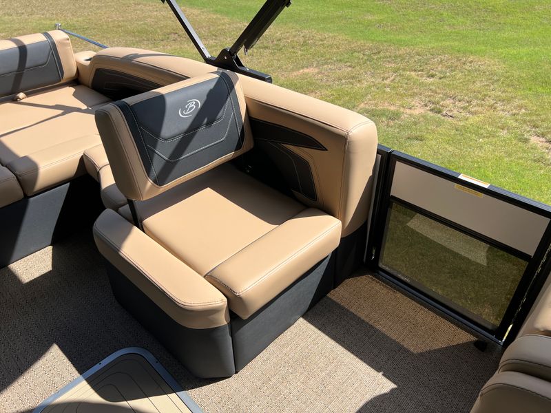 Boat Image 16