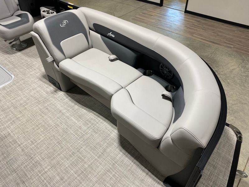 Boat Image 9