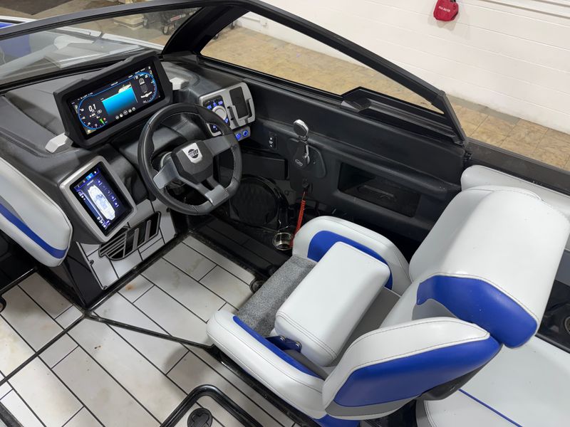 Boat Image 21