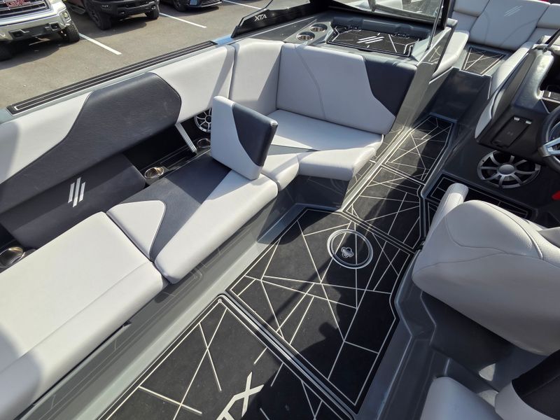 Boat Image 12
