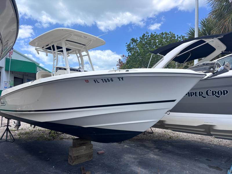 2022 Boston Whaler 230 Outrage